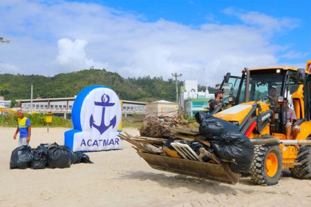 Projeto-Limpeza-dos-Mares-Praia-de-Palmas-boatshopping-1