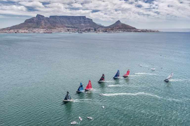 Times-da-Volvo-Ocean-Race-preparados-para-a-regata-no-porto-da-Cidade-do-Cabo-boatshopping