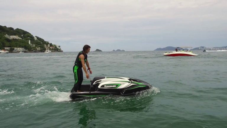 Kawasaki lança novo SX-R stand-up Jet Ski no Brasil