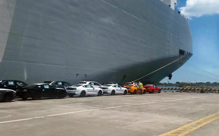 Mustang no Brasil - boat shopping