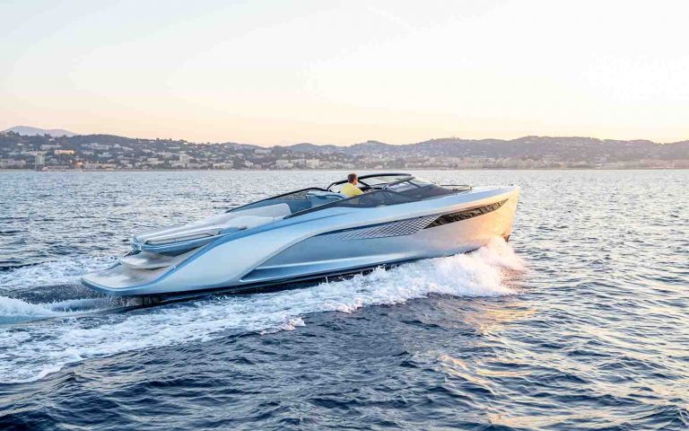 Princess Yachts -r35-02-boatshopping