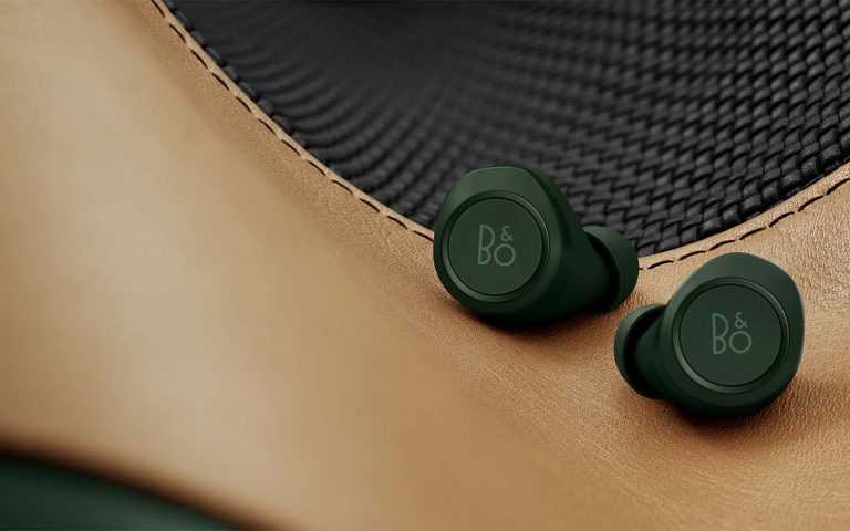 Beoplay E8 Racing Green-Bang & Olufsen-01-boatshopping