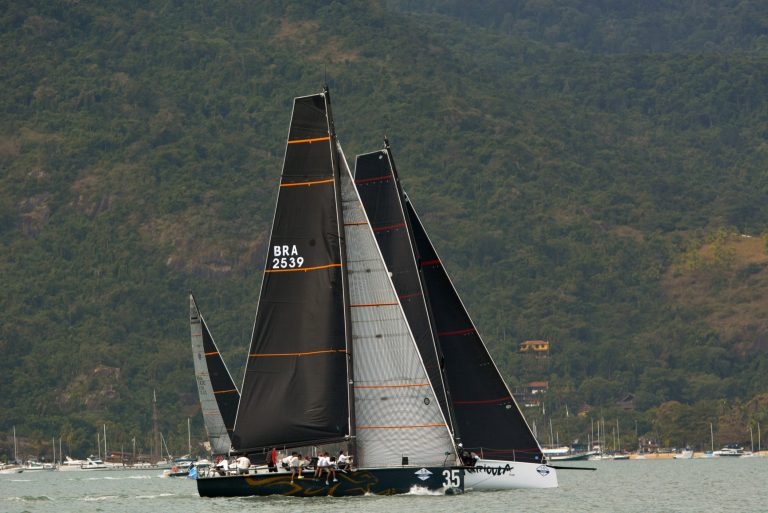 pajero campeao semana de vela de ilhabela - boat shopping