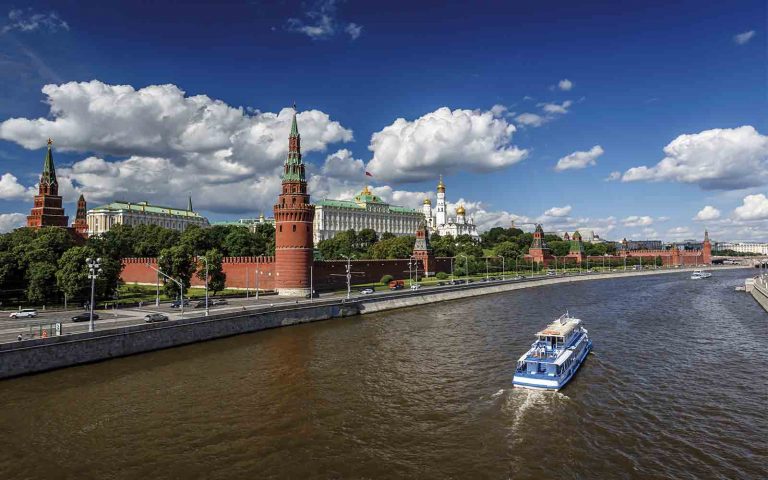 Volta ao mundo de trem destino - boat shopping