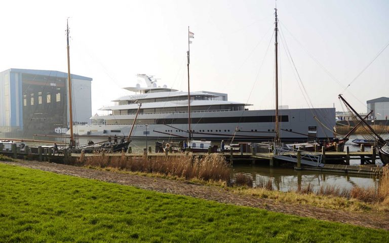 Feadship Moonrise - boat shopping