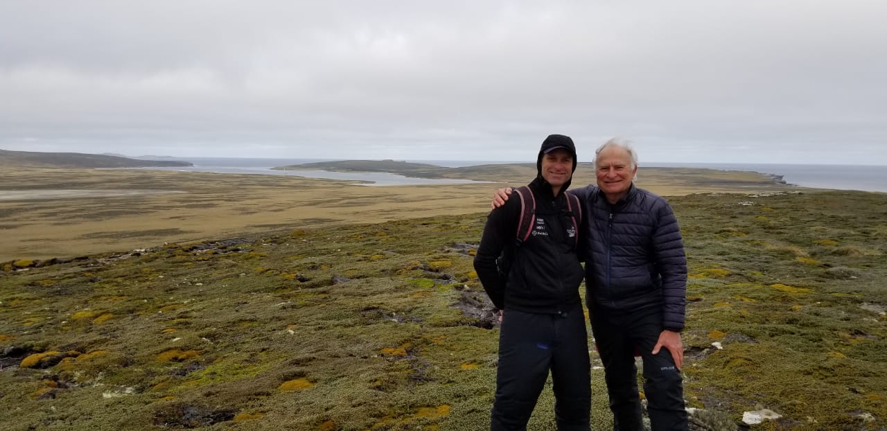 Isolamentao a bordo - Wilhelm e Vilfredo Schurmann em West Falkland