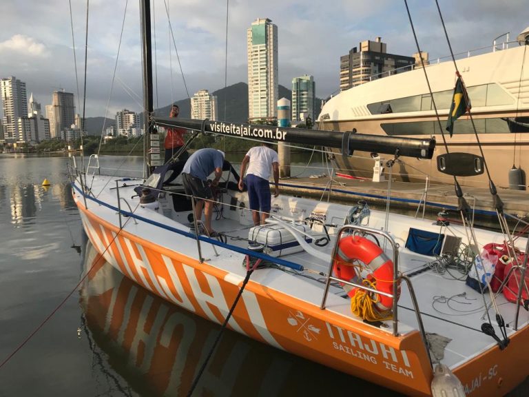 Itajaí sailing team - boat shopping