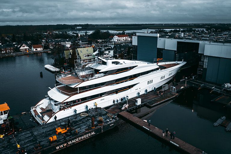 Superiate Galina Feadship syt - boat shopping