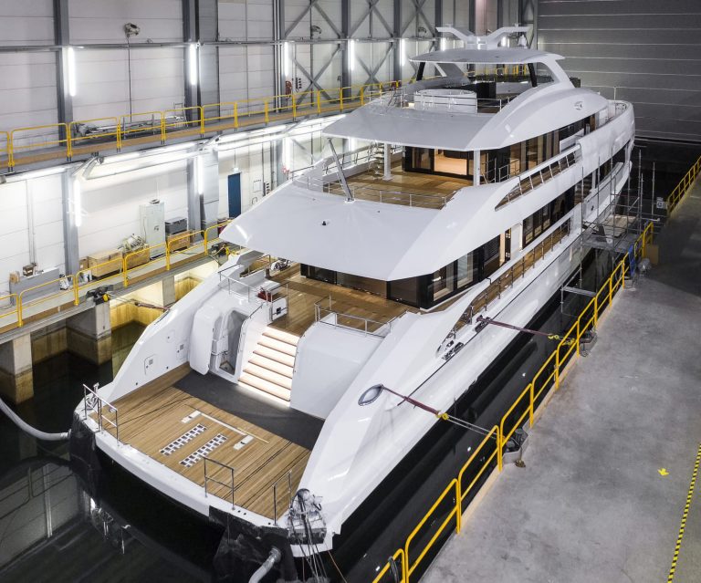 Heesen Yachts Projeto Altea - boat shopping