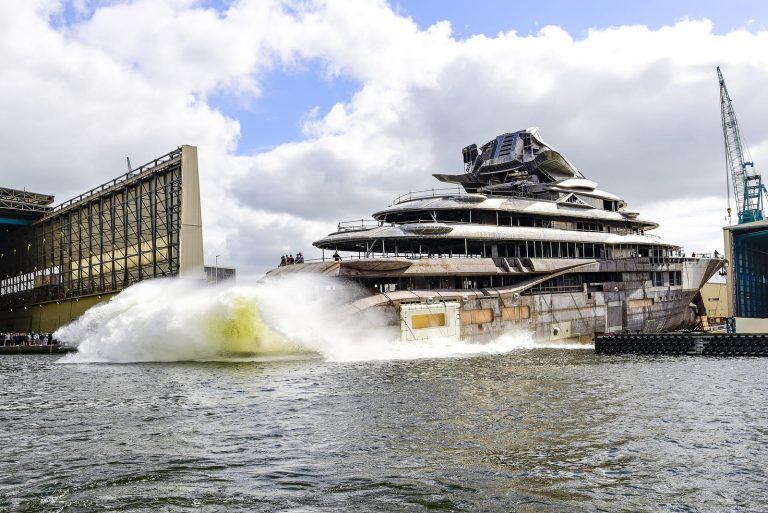 Lurssen superiate JAG - Klaus Jordan - boat shopping