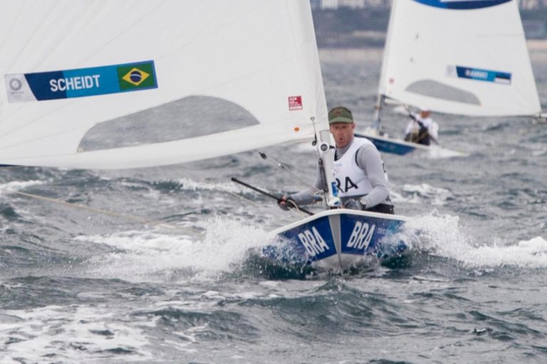 Robert Scheidt em Tokio Olimpiadas - boat shopping