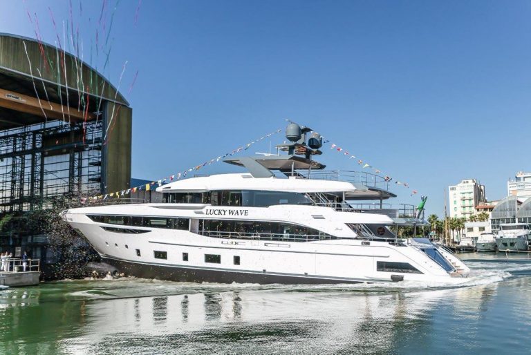 Benetti MY Lucky Wave launch_Diamond boat shopping 1