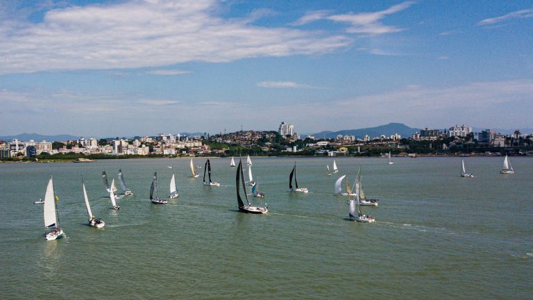 53ª Regata Volta à Ilha de Santa Catarina ocorre neste sábado (11)