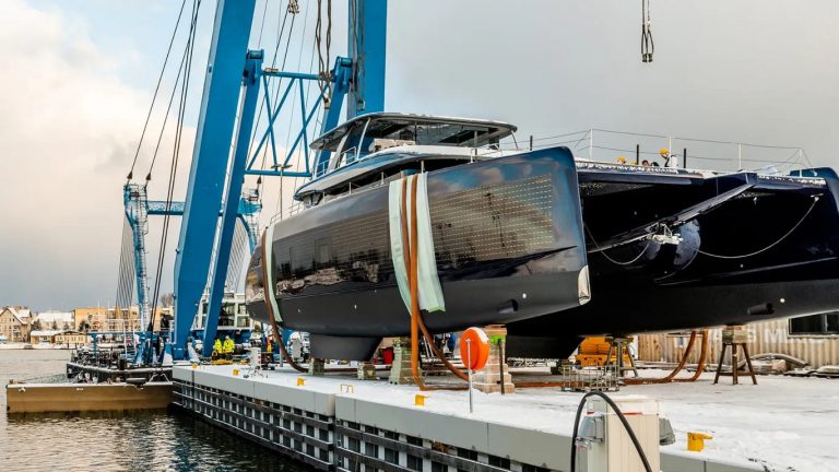 Primeiro catamarã Sunreef 80 Eco é lançado na Polônia