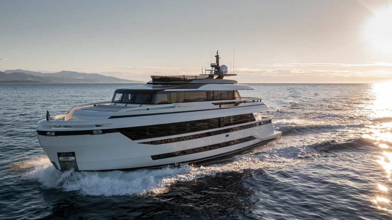 Extra Yachts anuncia duas vendas do Extra X96 Triplex