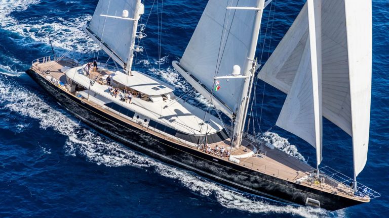 Nauta Design revela detalhes do refit do Perini Navi SY Caoz 14