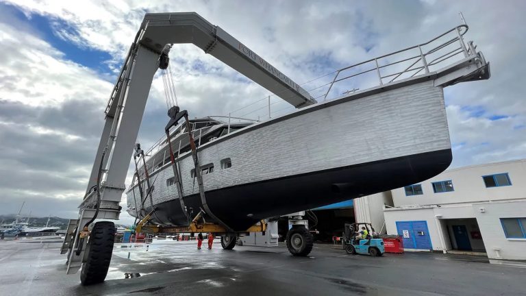 Deo Juvante: Segundo casco da Circa Marine de 24m está quase pronto