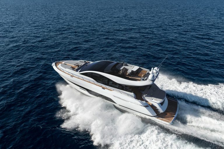 Fairline Anuncia dois Lançamentos Mundiais