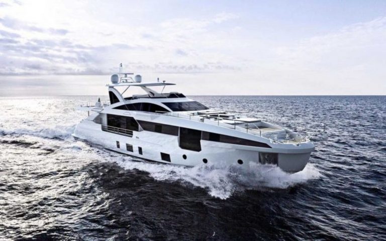 Azimut 32 Metri Chega ao Brasil