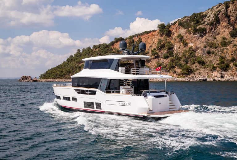 Brave nova Sirena 78 faz sua estreia no Cannes Yachting Festival