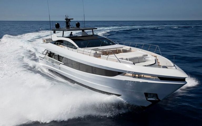 Um Olhar no Interior da Mangusta GranSport 33