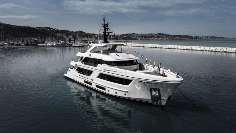 Conheça o primeiro Explorer de 35m do estaleiro italiano Cantiere delle Marche